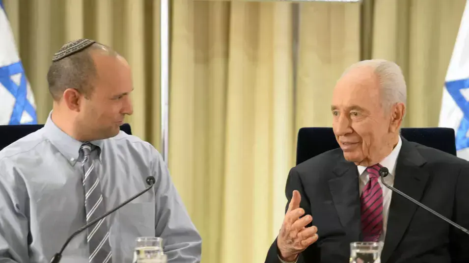 יור הבית היהודי נפתלי בנט ממליץ לנשיא המדינה על ראש הממשלה הבא בבית הנשיא, ינואר 2013 יור הבית היהודי נפתלי בנט ממליץ לנשיא המדינה על ראש הממשלה הבא בבית הנשיא, ינואר 2013