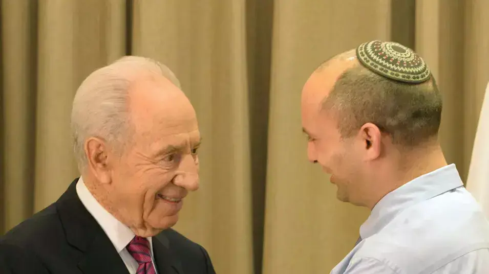 יור הבית היהודי נפתלי בנט ממליץ לנשיא המדינה על ראש הממשלה הבא בבית הנשיא, ינואר 2013 יור הבית היהודי נפתלי בנט ממליץ לנשיא המדינה על ראש הממשלה הבא בבית הנשיא, ינואר 2013