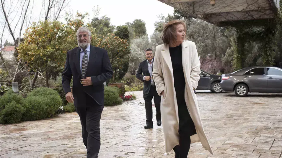 ציפי לבני ונציגי מפלגת התנועה מגיעים לבית הנשיא, ינואר 2013 ציפי לבני ונציגי מפלגת התנועה מגיעים לבית הנשיא, ינואר 2013