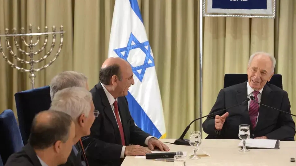 נשיא המדינה שמעון פרס בפגישתו עם שאול מופז וסיעת קדימה, ינואר 2013 נשיא המדינה שמעון פרס בפגישתו עם שאול מופז וסיעת קדימה, ינואר 2013