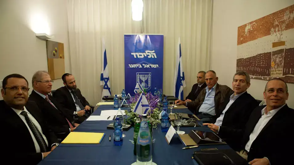 המו"מ הקואליציוני החל-המתווכים של יש עתיד מול המתווכים של הליכוד, ינואר 2013 המו"מ הקואליציוני החל-המתווכים של יש עתיד מול המתווכים של הליכוד, ינואר 2013