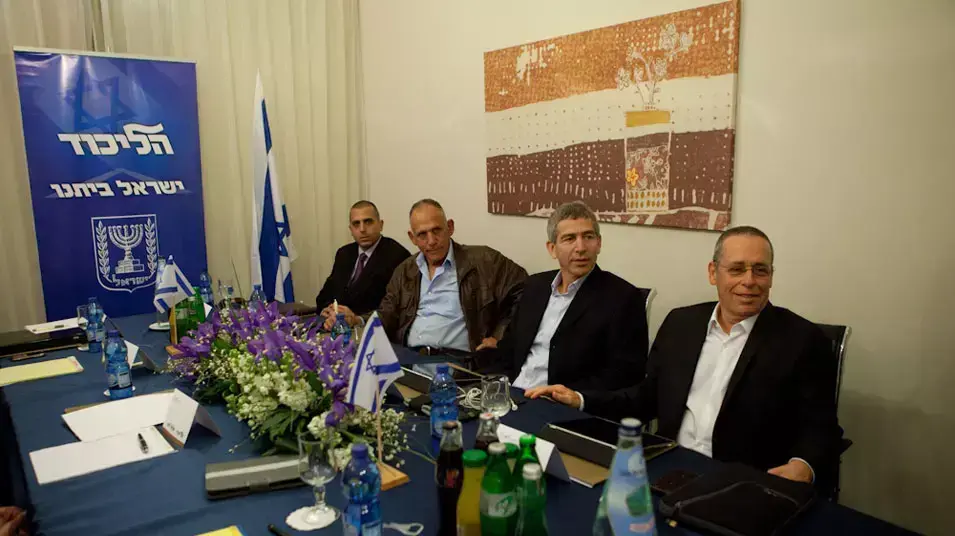 צוות המו"מ הקואליציוני של יש עתיד תא"ל הלל קוברינסקי, אורי שני ודני וסלי- המתווכים, ינואר 2013 צוות המו"מ הקואליציוני של יש עתיד תא"ל הלל קוברינסקי, אורי שני ודני וסלי- המתווכים, ינואר 2013