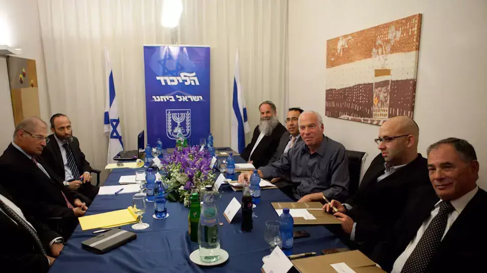 פגישת מו"מ קואליציוני של נציגי הבית היהודי עם נציגי הליכוד, ינואר 2013 פגישת מו"מ קואליציוני של נציגי הבית היהודי עם נציגי הליכוד, ינואר 2013