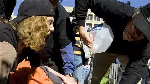 הפגנות נגד שיטת העינויים ווטרבורדינג הפגנות נגד שיטת העינויים ווטרבורדינג
