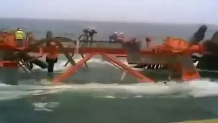 אסדת הקידוח האירנית שקעה במעמקי הים