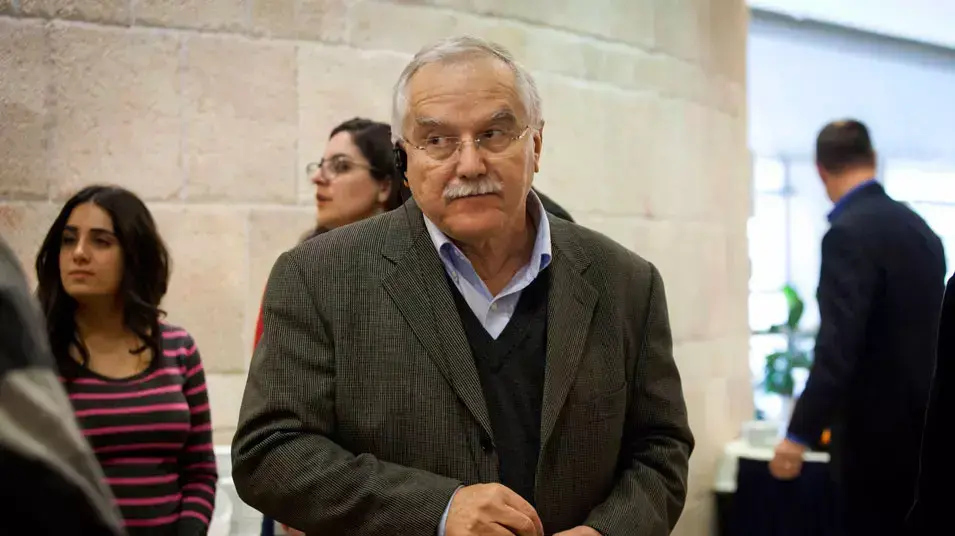 יאיר שמיר ביום עיון לח"כים חדשים, ינואר 2013
