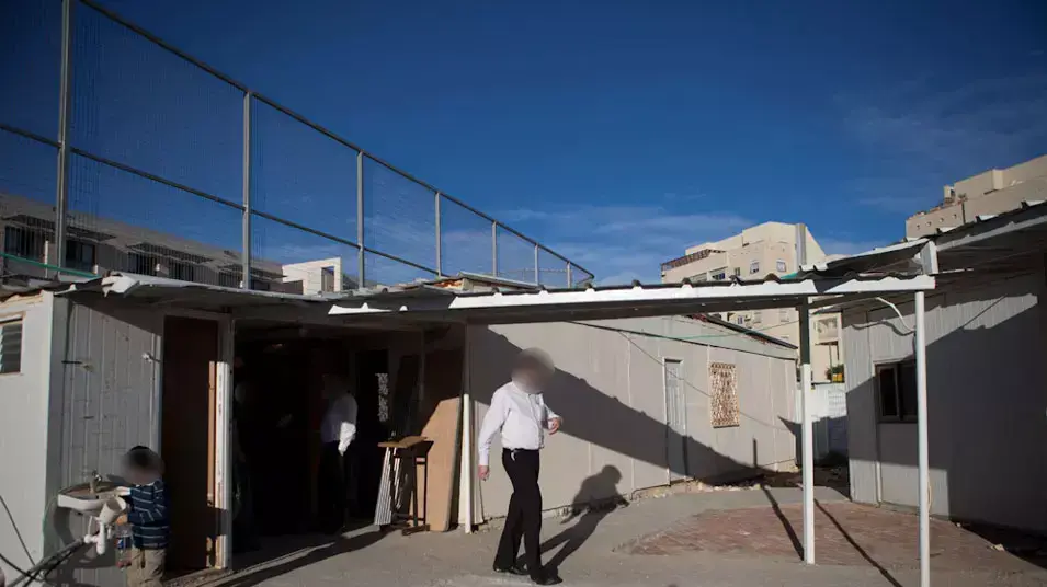 מחסן בית הכנסת במודיעין עילית, בו בוצע לכאורה אונס של ילדה בת 5, ינואר 2013 מחסן בית הכנסת במודיעין עילית, בו בוצע לכאורה אונס של ילדה בת 5, ינואר 2013