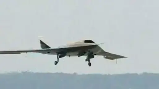 מטוס ללא טייס מדגם RQ-170 מתוצרת ארצות הברית, הנחשב לבעל יכולות חמקניות