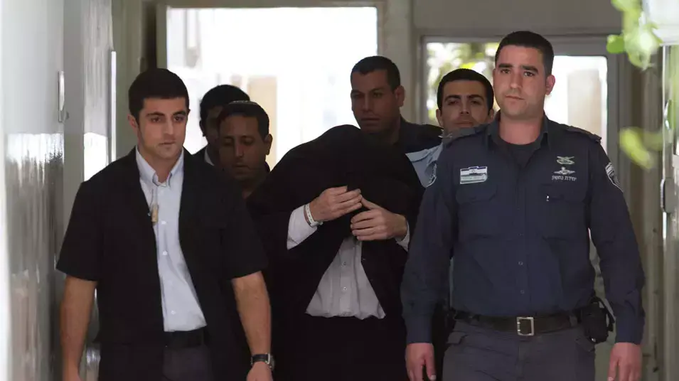 סימון בינסטי, פדופיל חרדי הובא להארכת מעצר בירושלים, פברואר 2013 סימון בינסטי, פדופיל חרדי הובא להארכת מעצר בירושלים, פברואר 2013