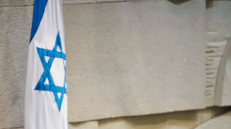 יאיר לפיד נואם לראשונה במליאת הכנסת ה-19, פברואר 2013 יאיר לפיד נואם לראשונה במליאת הכנסת ה-19, פברואר 2013
