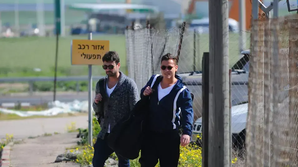 ברק הירשזון נכנס לכלא מגידו, פברואר 2013 ברק הירשזון נכנס לכלא מגידו, פברואר 2013