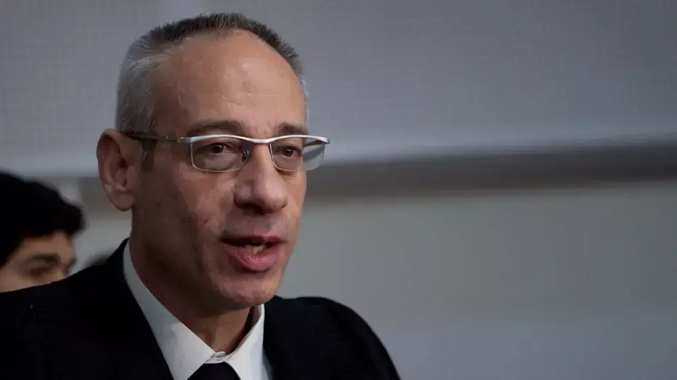 נבות תל צור, עורך דינו של ראש עיריית רמת גן צבי בר, פברואר 2013 נבות תל צור, עורך דינו של ראש עיריית רמת גן צבי בר, פברואר 2013