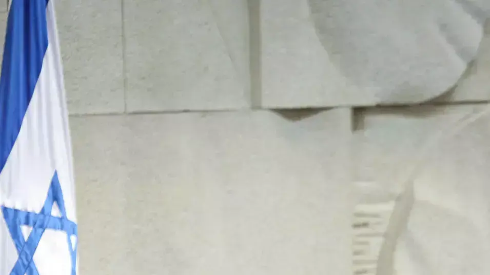 ח"כ עופר שלח נואם במליאת הכנסת, פברואר 2013