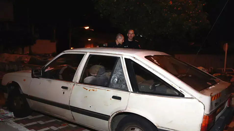 יריות לעבר רכבו של זהר חדד, אחיו של אחד "השוטרים הנוקמים" בנהריה יריות לעבר רכבו של זהר חדד, אחיו של אחד "השוטרים הנוקמים" בנהריה