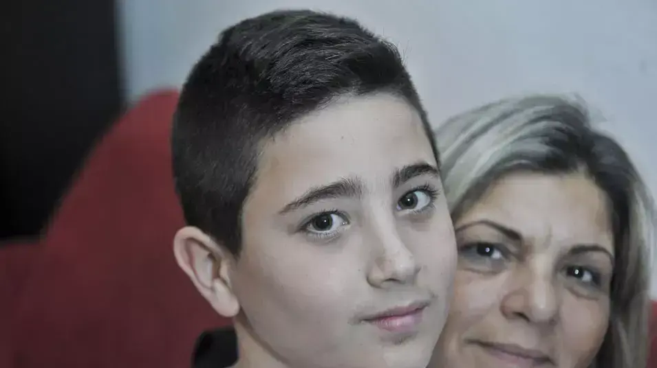 רון מוריאטי מטבריה שכמעט ואיבד לפני שנה את מאור עיניו לאחר שנפץ 'רמאדן' התפוצץ בידו עם דודתו, פברואר 2013