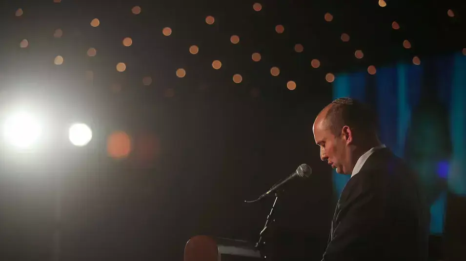 נפתלי בנט נואם בבנייני האומה בכנס הבית היהודי, פברואר 2013 נפתלי בנט נואם בבנייני האומה בכנס הבית היהודי, פברואר 2013
