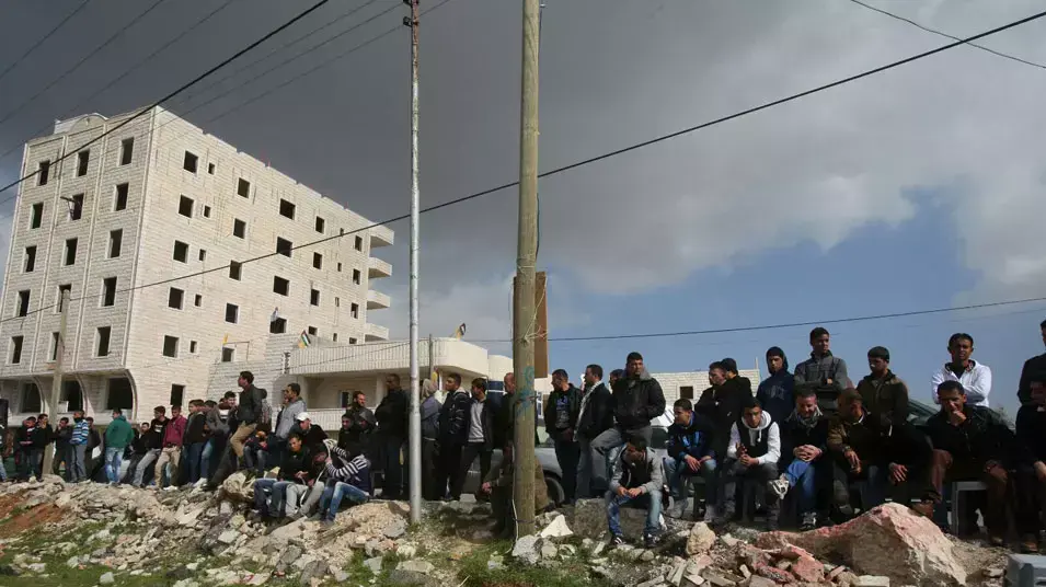 סוכת האבלים של משפחת העצור ערפאת ג'ראדאת, תושב הכפר סעיר הסמוך לחברון שנפטר בכלא מגידו, פברואר2013 סוכת האבלים של משפחת העצור ערפאת ג'ראדאת, תושב הכפר סעיר הסמוך לחברון שנפטר בכלא מגידו, פברואר2013