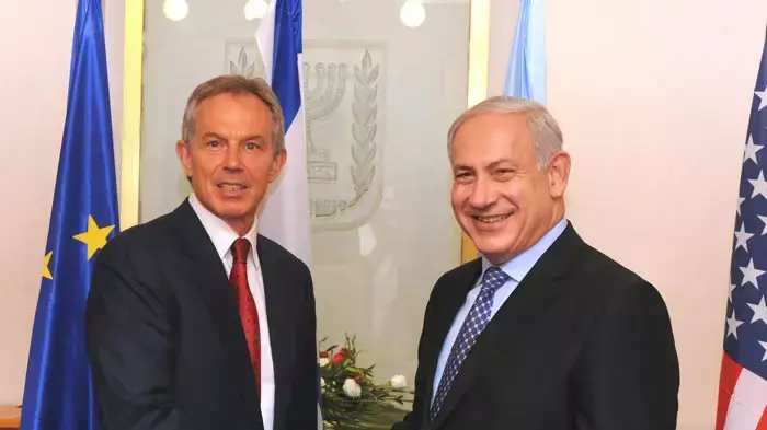 בנימין נתניהו בפגישה עם טוני בלייר יוני 2010 בנימין נתניהו בפגישה עם טוני בלייר יוני 2010