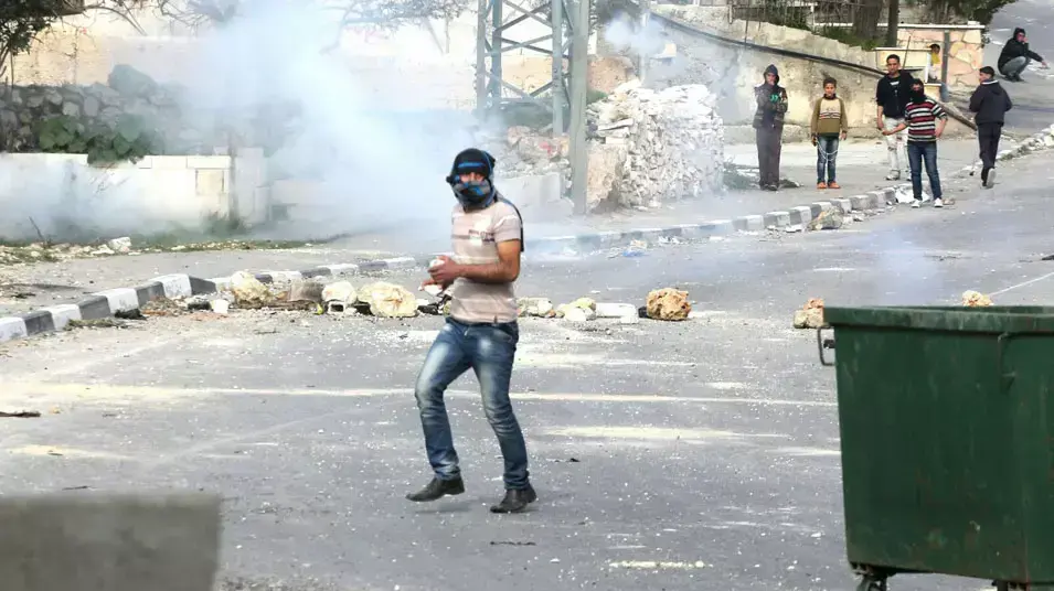 מהומות אחרי הלווייתו של ערפאת ג'ראדאת, האסיר שמת בכלא מגידו. פברואר 2012 מהומות אחרי הלווייתו של ערפאת ג'ראדאת, האסיר שמת בכלא מגידו. פברואר 2012