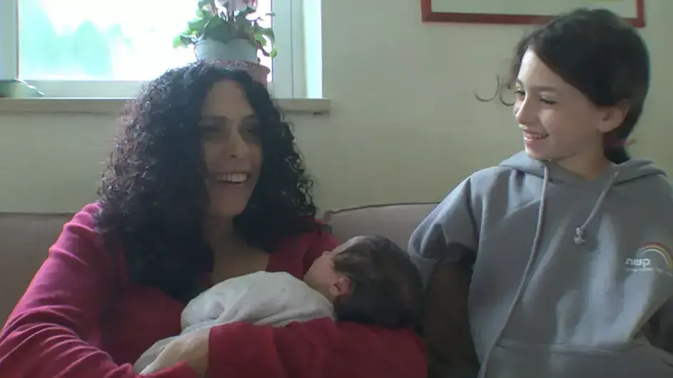 יעל מישר חלתה בפרקינסון בגיל 29 וילדה שתי בנות יעל מישר חלתה בפרקינסון בגיל 29 וילדה שתי בנות