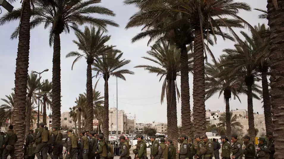 כוחות הביטחון מאבטחים את מתחם הר הבית, 8 במרץ 2013 כוחות הביטחון מאבטחים את מתחם הר הבית, 8 במרץ 2013