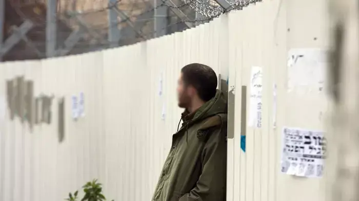 חיילים בבסיס, דצמבר 2011