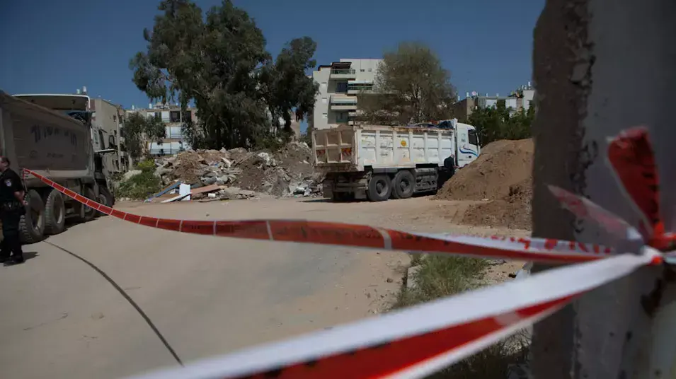 גבר בן 70 נמחץ ע"י משאית ונהרג, מרץ 2013 גבר בן 70 נמחץ ע"י משאית ונהרג, מרץ 2013