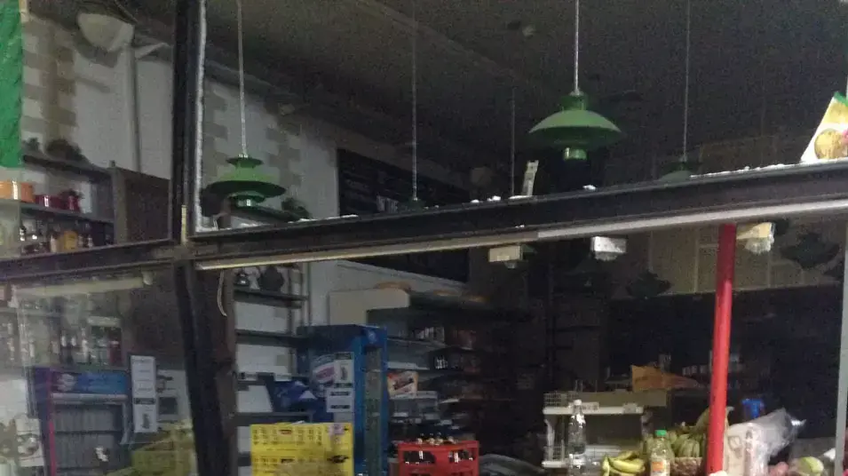 סניף "טיב טעם" ברחוב אבן גבירול אחרי ההצתה סניף "טיב טעם" ברחוב אבן גבירול אחרי ההצתה
