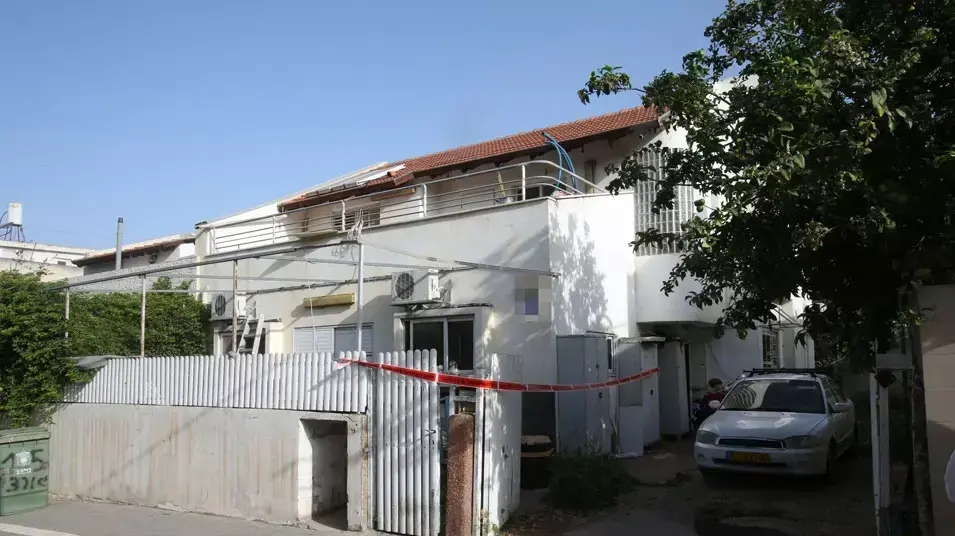 אזרח זר פרץ לבית ביד אליהו בתל אביב ניסה לתקוף ילדה ודקר את אמה אזרח זר פרץ לבית ביד אליהו בתל אביב ניסה לתקוף ילדה ודקר את אמה