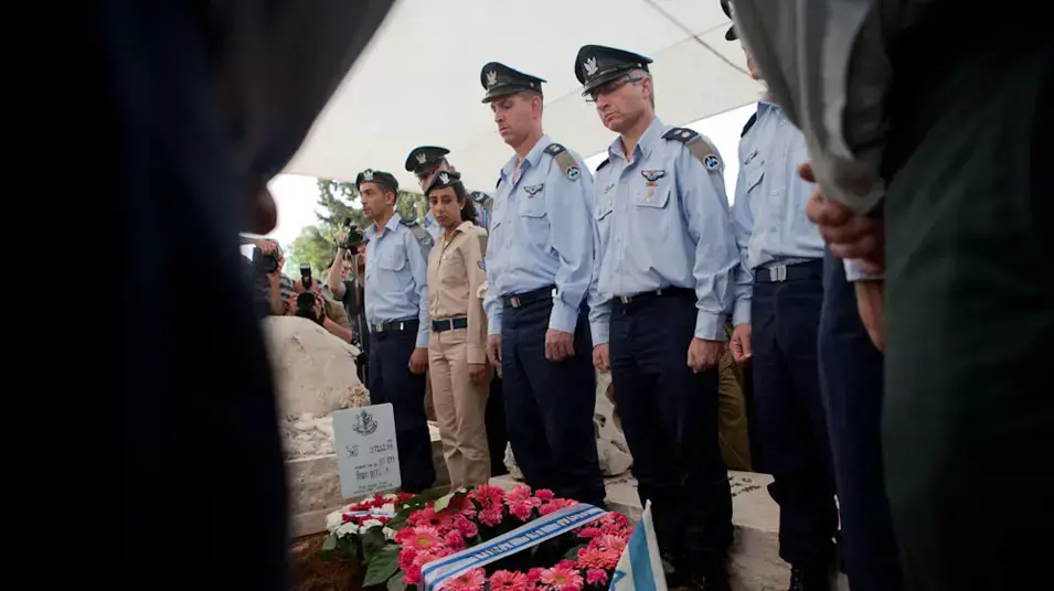 הלוייתו של נועם רון הלוייתו של נועם רון