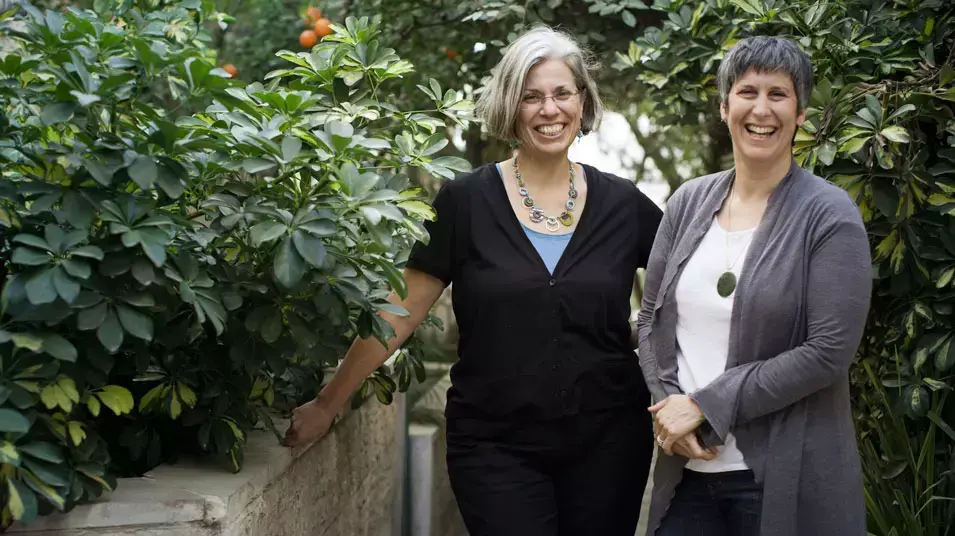 בת' שטיינברג ומרים אברהם, אמהות לילדים בעלי צרכים מיוחדים אשר ארגנו קייטנה מיוחדת לפסח, מרץ 2013 בת' שטיינברג ומרים אברהם, אמהות לילדים בעלי צרכים מיוחדים אשר ארגנו קייטנה מיוחדת לפסח, מרץ 2013