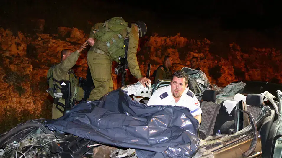 מה שנשאר מהמכונית המרוסקת, הערב מה שנשאר מהמכונית המרוסקת, הערב