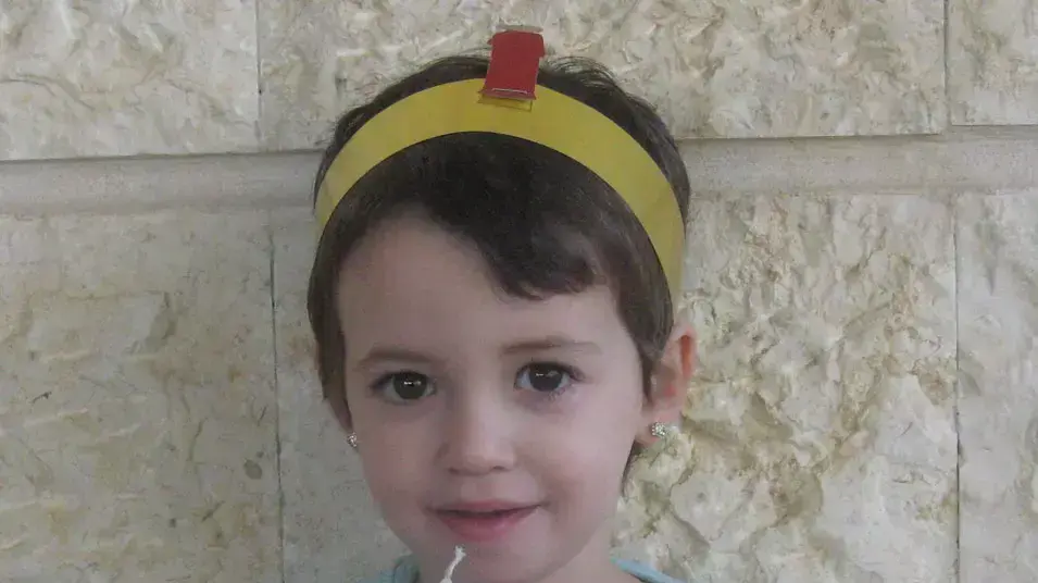 אדל ביטון בת השנתיים שנפצעה בפיגוע ליד אריאל