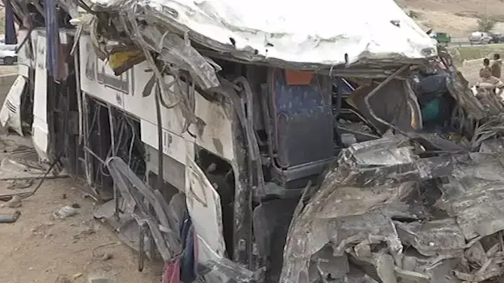 15 עולי רגל פלסטינים נהרגו בהתהפכות אוטובוס