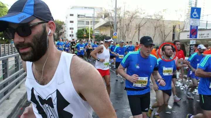 סמוך לתיאטרון הבימה, כשישה ק"מ.. סמוך לתיאטרון הבימה, כשישה ק"מ..