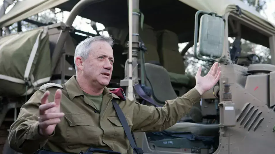 ראיון ינון מגל ואמיר בוחבוט עם הרמטכ"ל בני גנץ ברמת הגולן, מרץ 2013