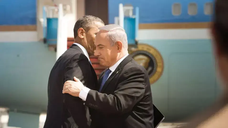ברק אובמה ונתניהו מתחבקים, מרץ 2013 ברק אובמה ונתניהו מתחבקים, מרץ 2013