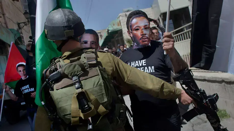 מחאה של פעילים פלסטינים בגדה בעת ביקורו של נשיא ארצות הברית ברק אובמה בישראל, מרץ 2013 מחאה של פעילים פלסטינים בגדה בעת ביקורו של נשיא ארצות הברית ברק אובמה בישראל, מרץ 2013