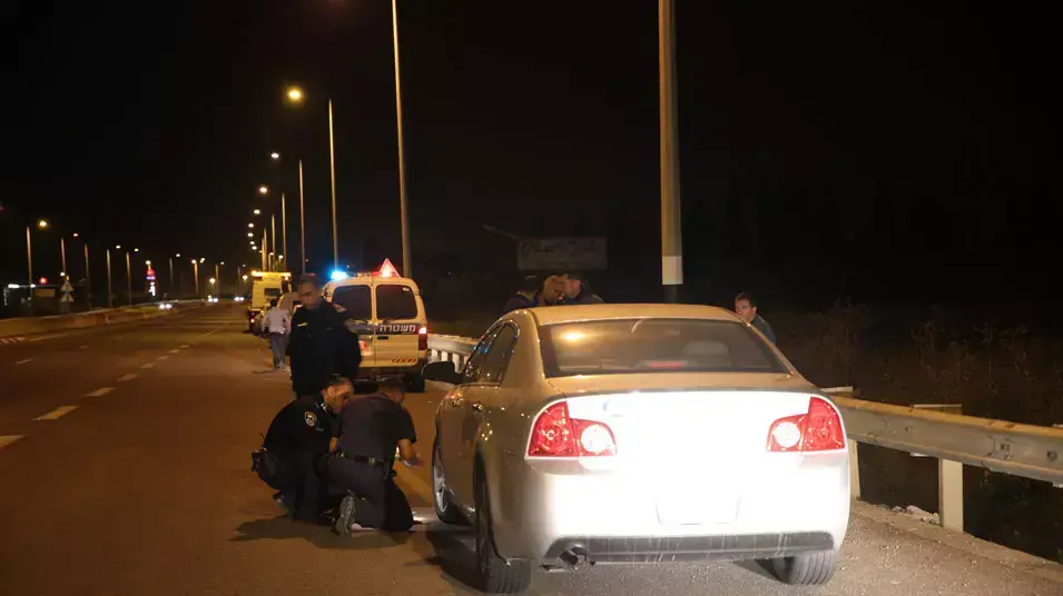 זירת הירי בראש עיריית עכו, שמעון לנקרי, סמוך לצומת ג'וליס, 22 במרץ 2013 זירת הירי בראש עיריית עכו, שמעון לנקרי, סמוך לצומת ג'וליס, 22 במרץ 2013