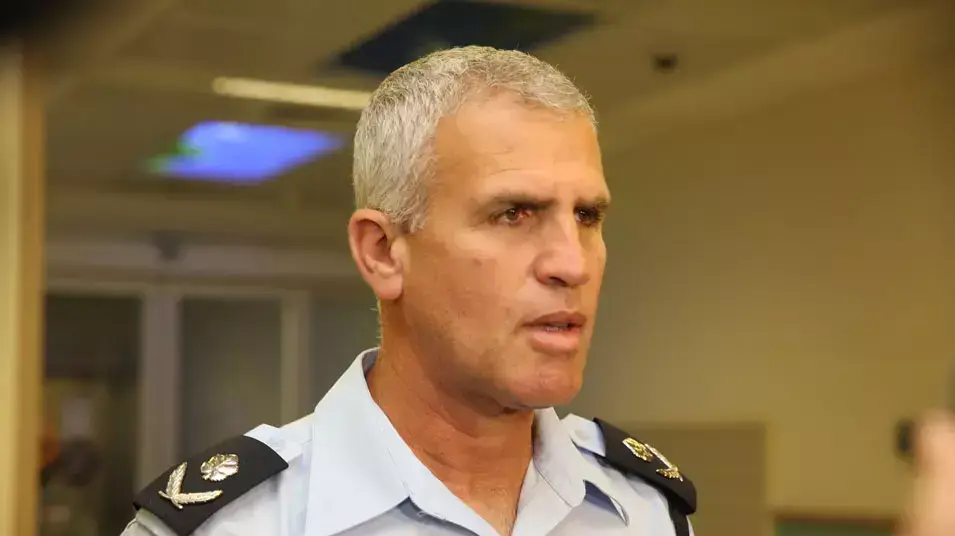 חגי דותן, מפקד מחוז חוף, בבית החולים בנהריה, מרץ 2013