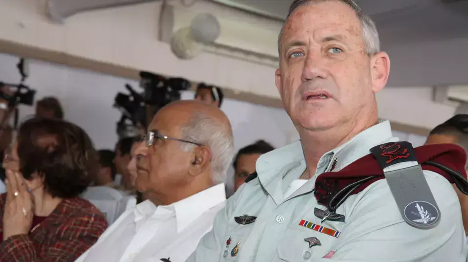 הרמטכ"ל רא"ל בני גנץ בהרמת כוסית בכפר הנופש בגבעת אולגה, 25 מרץ 2013 הרמטכ"ל רא"ל בני גנץ בהרמת כוסית בכפר הנופש בגבעת אולגה, 25 מרץ 2013