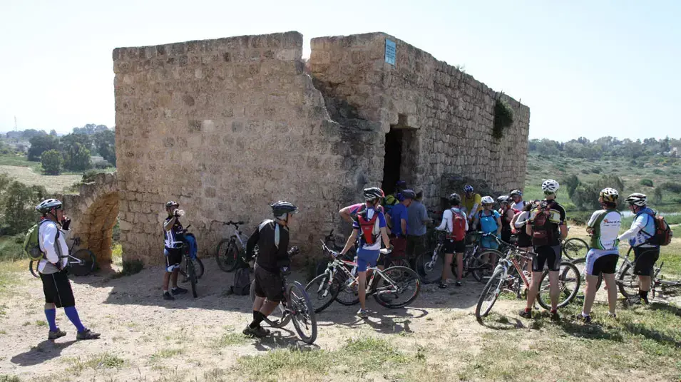 רוכבי אופניים בנחל אלכסנדר, 26 במרץ 2013