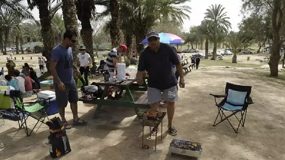 מטיילים בפארק אשכול בנגב, 26 במרץ 2013