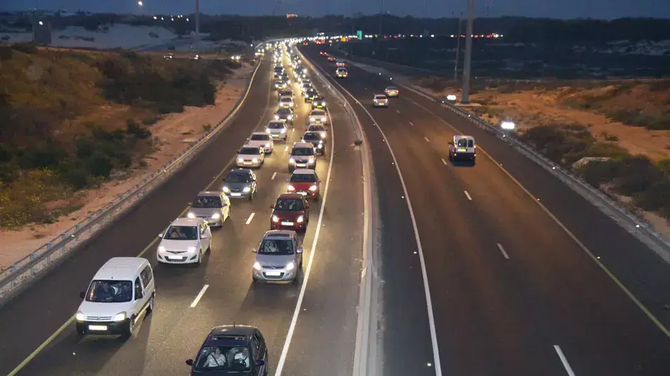 עומסי תנועה במחלף ינאי שבכביש החוף לאחר הפסח עומסי תנועה במחלף ינאי שבכביש החוף לאחר הפסח