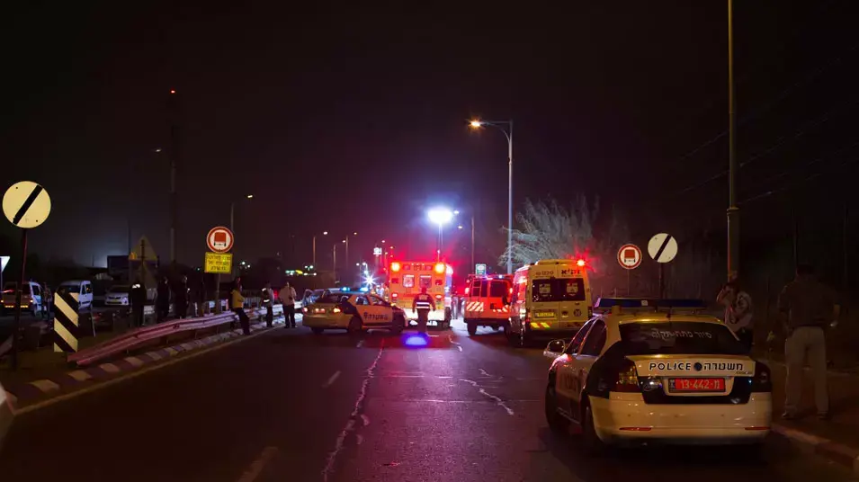 גבר חשוד שירה באשתו ברכבם בפתח תקווה גבר חשוד שירה באשתו ברכבם בפתח תקווה