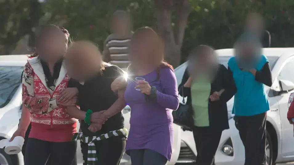הלווייתה של האישה אשר נרצחה אמש על ידי בעלה, מרץ 2013 הלווייתה של האישה אשר נרצחה אמש על ידי בעלה, מרץ 2013