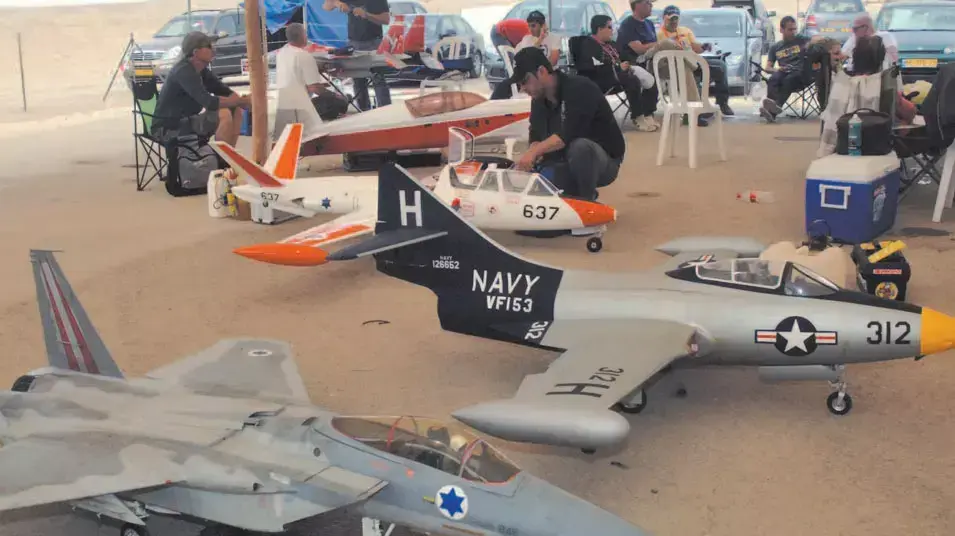 תערוכת טיסנים בערבה תערוכת טיסנים בערבה