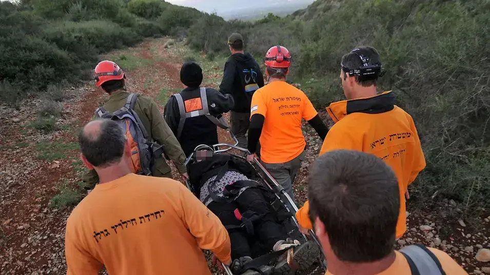 חילוץ מטיילים בנחל שיאון שליד הר החרמון, 28 במרץ 2013 חילוץ מטיילים בנחל שיאון שליד הר החרמון, 28 במרץ 2013