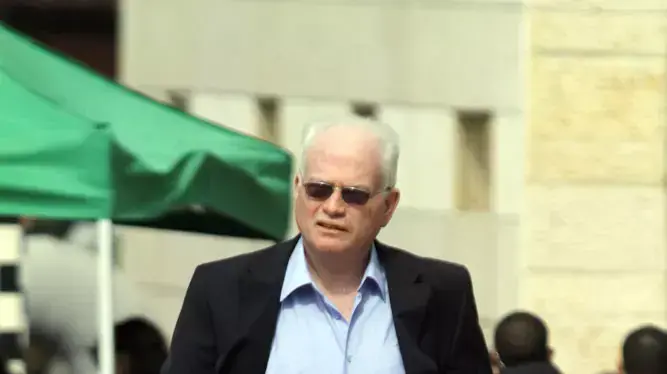 עמוס גלעד בטקס הפרידה מהרמטכ"ל היוצא גבי אשכנזי וקבלתו של הרמטכל החדש בני גנץ, פברואר 2011