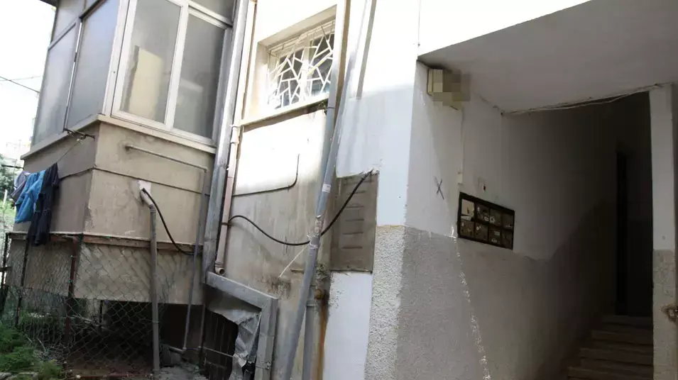 הבית ברחוב איכילוב בפ"ת- ההורים מואשמים בהזנחה של שני ילדיהם הפעוטים, אפריל 2013 הבית ברחוב איכילוב בפ"ת- ההורים מואשמים בהזנחה של שני ילדיהם הפעוטים, אפריל 2013